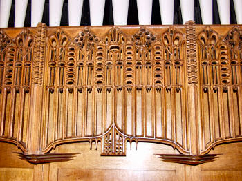 Details of the carvings on the organ screen Picture of the carvings on the organ screen