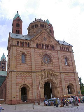 Speyer: The front of the cathedral