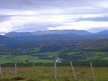 Picture of a river with a mountain plateau in the distance