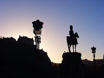 Picture of a statue against the sun