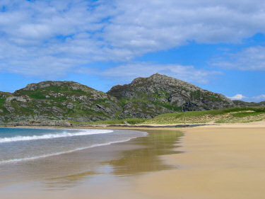 Picture of Carnan Eoin overlooking Kiloran Bay