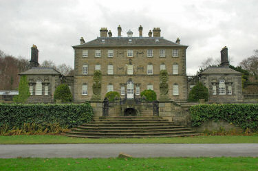 Picture of Pollok House from the back