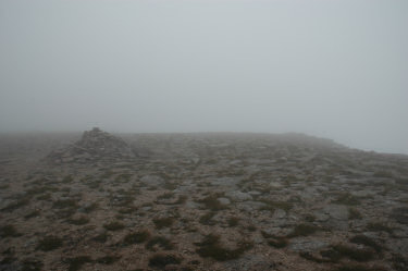 Picture of a plateau in mist and low clouds