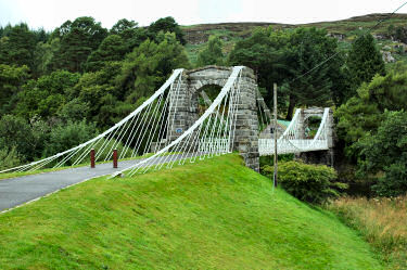 Picture of a double cantilever bridge