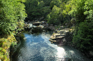 Picture of River Blackwater from the suspension bridge