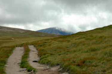 Picture of a mountain path leading into the distance