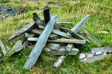 Picture of slate piled up like in a fireplace