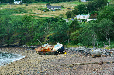 Picture of a (stranded?) ship on the beach in Lower Diabaig