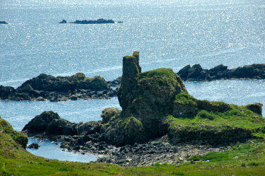 Picture of the ruins of a very old castle