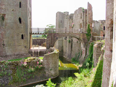 Picture of a bridge over a moat