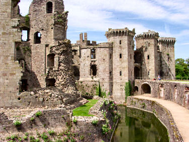 Picture of Raglan Castle, Great Tower on the left, gatehouse towards the right