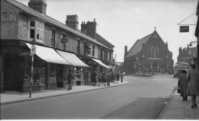 Picture of the corner Commercial Road and Victoria Road