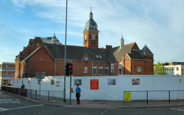 Picture of the back of the old Town Hall in September 2006