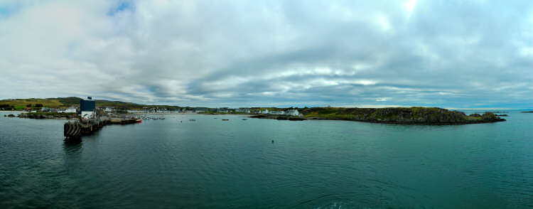Picture of a panoramic view over a harbour village at a bay